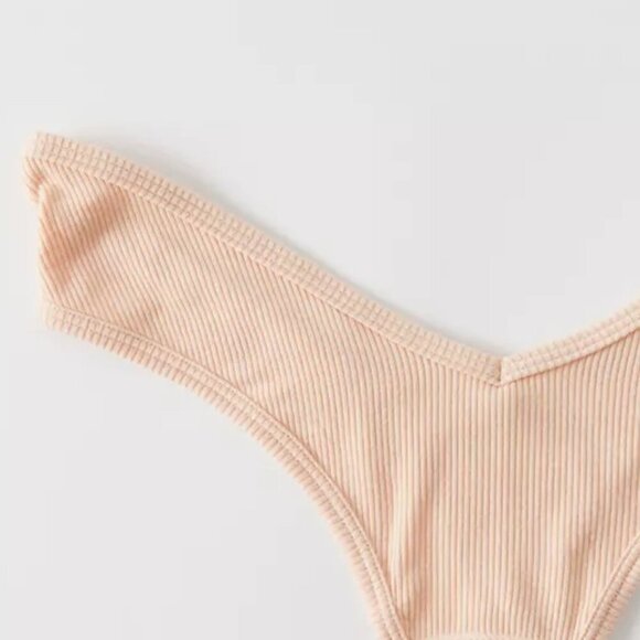 NWT UO Out From Under Ribbed V-Cut Peach Thong - Picture 5 of 6